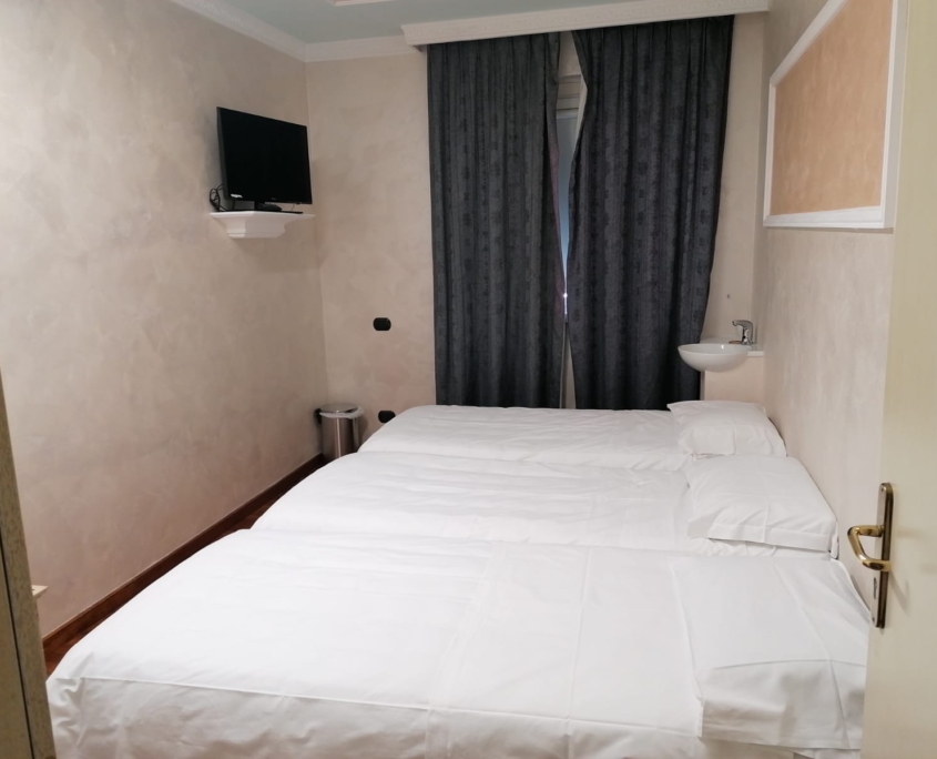 d24bd825-6502-49e5-8124-fa1dd45b9c71